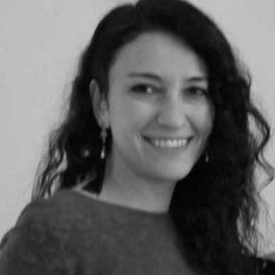 Photo of Dr. Zeynep Barlas